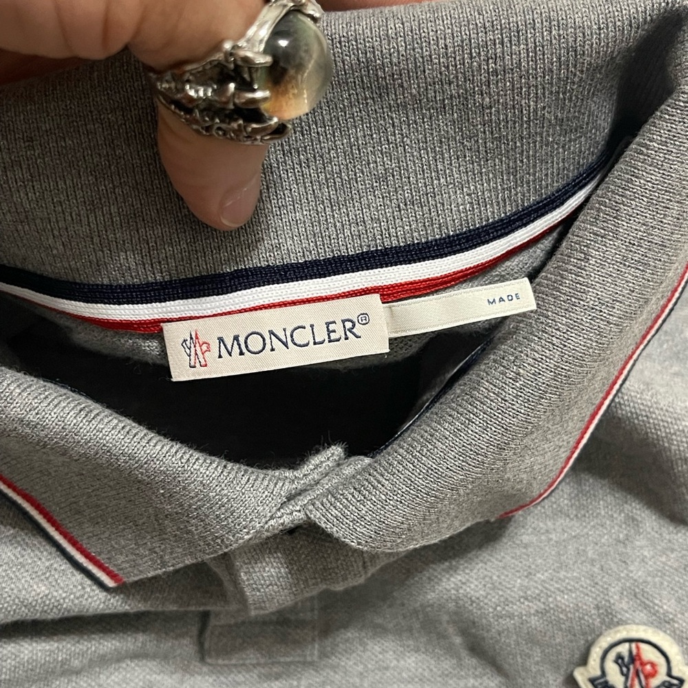 Like New Men’s Size Medium Moncler Logo-appliquéd Polo Shirt 100% Cotton Grey - Picture 14 of 17